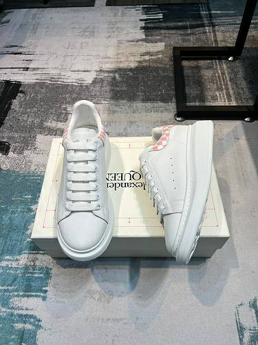 Picture of Alexander McQueen Shoes Men _SKUfw112525337fw